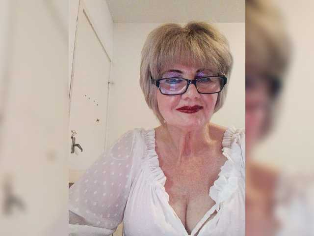 KASANDRABOLOSHKA live cam on BongaCams