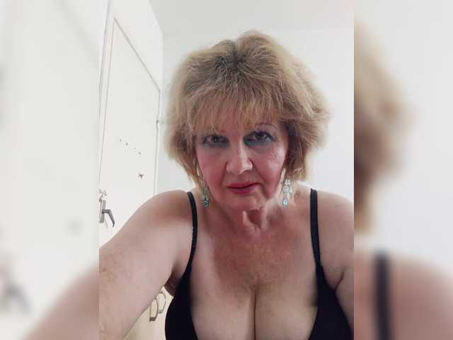 KASANDRABOLOSHKA live cam on BongaCams