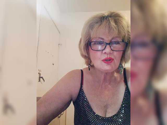 KASANDRABOLOSHKA live cam on BongaCams