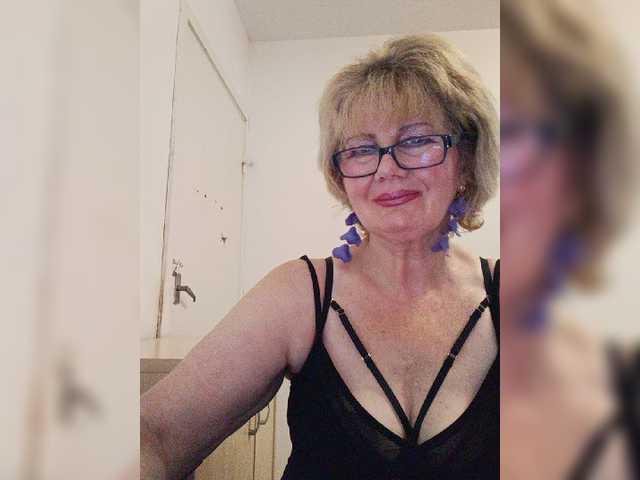 KASANDRABOLOSHKA live cam on BongaCams