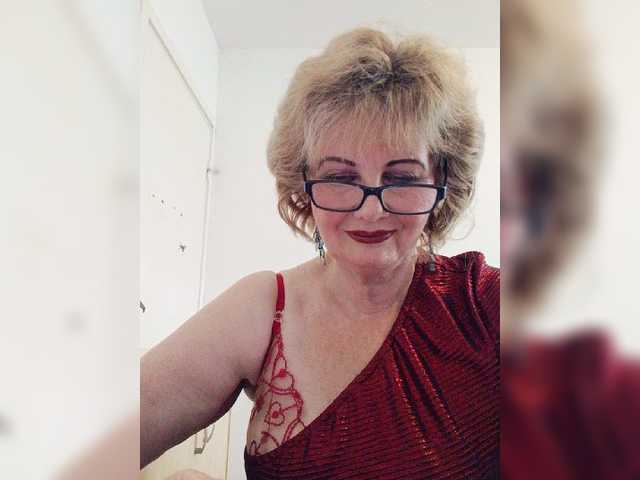 KASANDRABOLOSHKA live cam on BongaCams