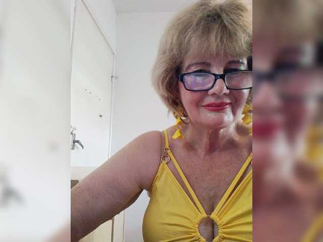 KASANDRABOLOSHKA live cam on BongaCams