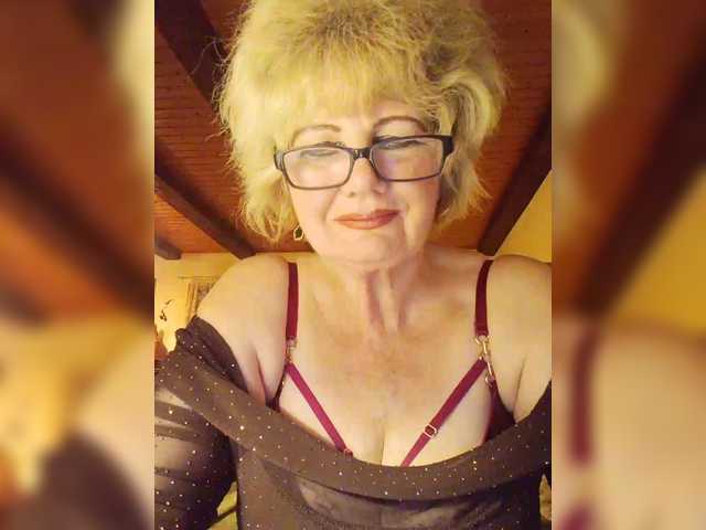 KASANDRABOLOSHKA's BongaCams show and profile