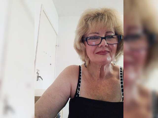 KASANDRABOLOSHKA live cam on BongaCams