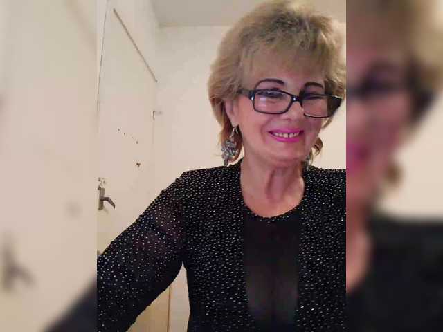 KASANDRABOLOSHKA live cam on BongaCams
