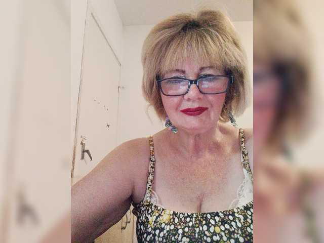 KASANDRABOLOSHKA live cam on BongaCams