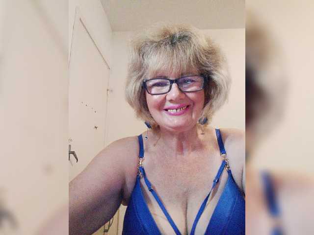 KASANDRABOLOSHKA live cam on BongaCams