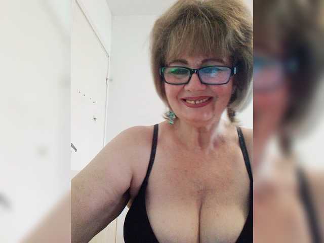 KASANDRABOLOSHKA live cam on BongaCams