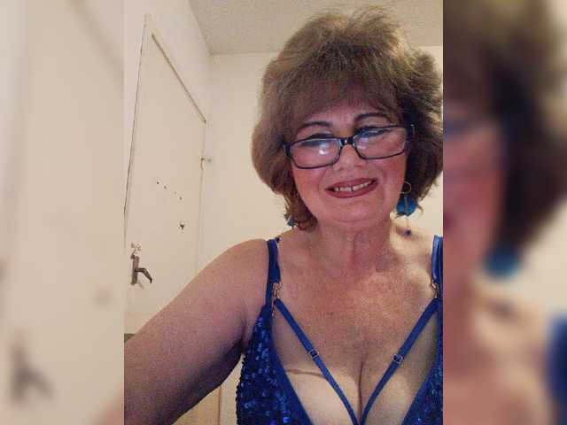 KASANDRABOLOSHKA live cam on BongaCams