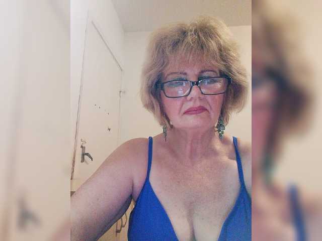 KASANDRABOLOSHKA live cam on BongaCams