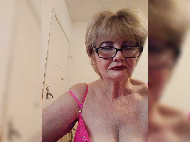 KASANDRABOLOSHKA live cam on BongaCams
