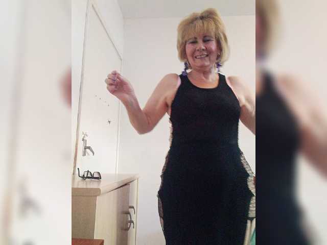 KASANDRABOLOSHKA live cam on BongaCams