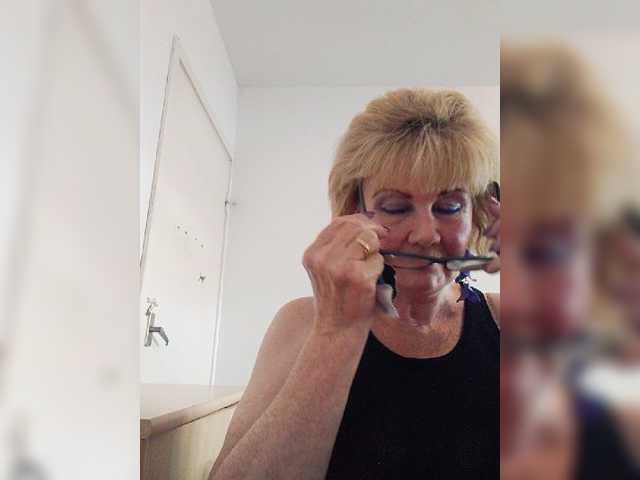 KASANDRABOLOSHKA live cam on BongaCams