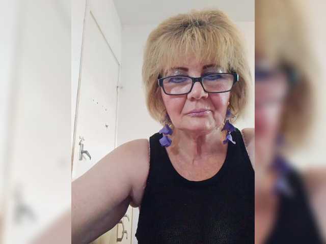 KASANDRABOLOSHKA live cam on BongaCams