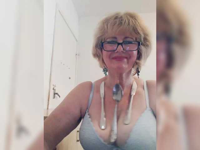 KASANDRABOLOSHKA live cam on BongaCams