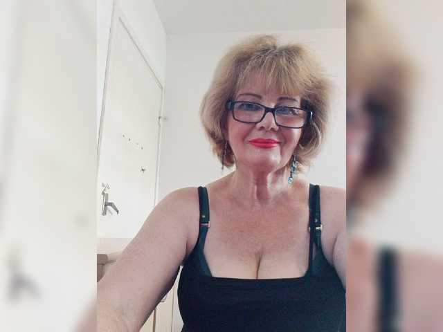 KASANDRABOLOSHKA live cam on BongaCams