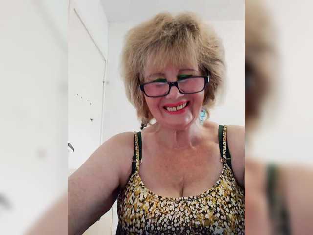 KASANDRABOLOSHKA live cam on BongaCams