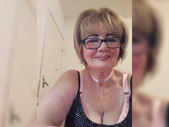 KASANDRABOLOSHKA live cam on BongaCams