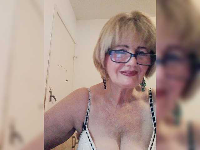 KASANDRABOLOSHKA live cam on BongaCams