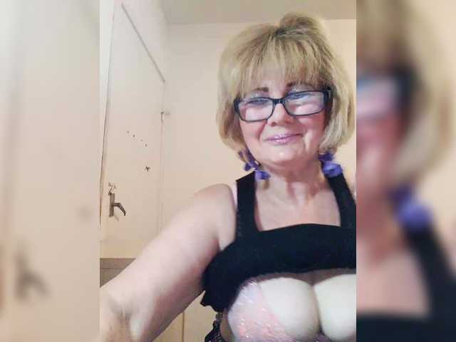 KASANDRABOLOSHKA live cam on BongaCams