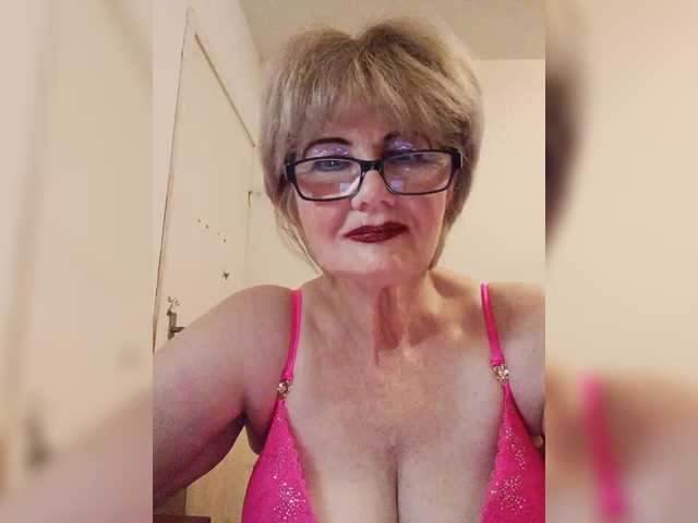 KASANDRABOLOSHKA live cam on BongaCams