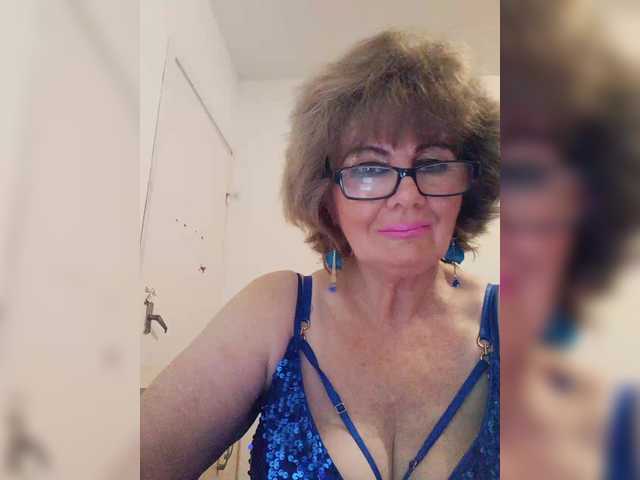 KASANDRABOLOSHKA live cam on BongaCams