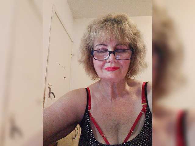 KASANDRABOLOSHKA live cam on BongaCams