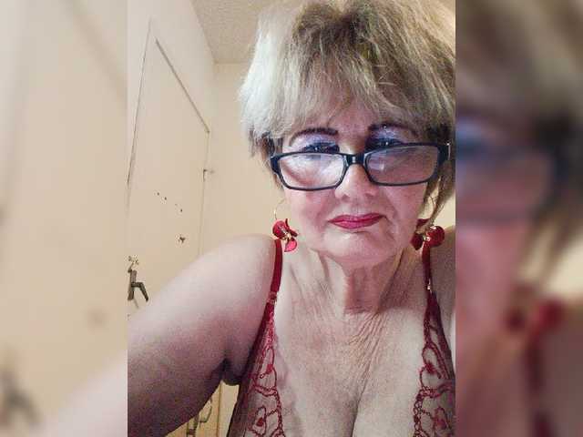 KASANDRABOLOSHKA live cam on BongaCams