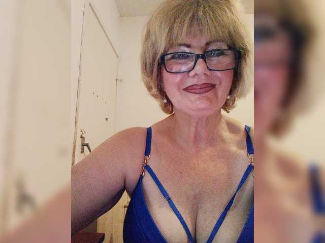 KASANDRABOLOSHKA live cam on BongaCams