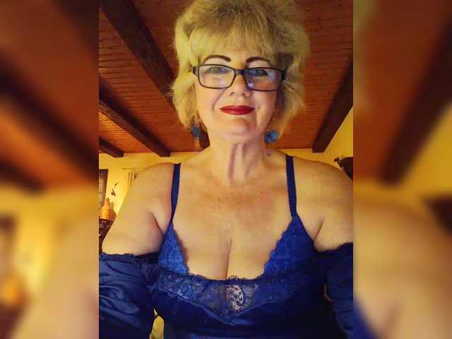 KASANDRABOLOSHKA's BongaCams show and profile