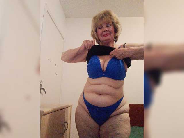 KASANDRABOLOSHKA live cam on BongaCams