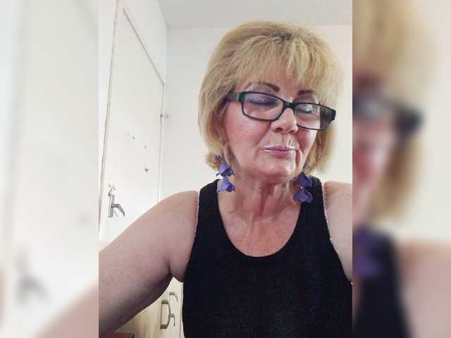 одна дома KASANDRABOLOSHKA