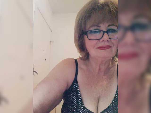 KASANDRABOLOSHKA live cam on BongaCams