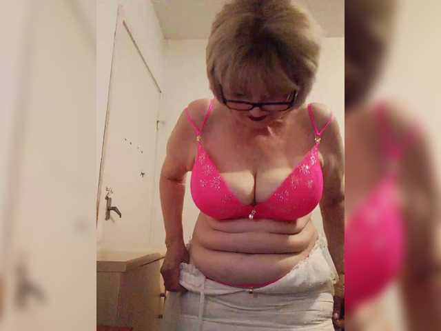 KASANDRABOLOSHKA live cam on BongaCams