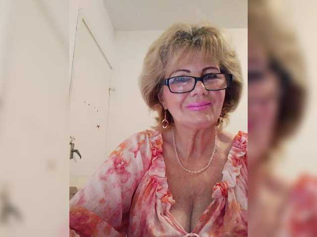 KASANDRABOLOSHKA live cam on BongaCams