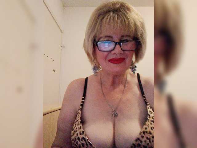 KASANDRABOLOSHKA live cam on BongaCams