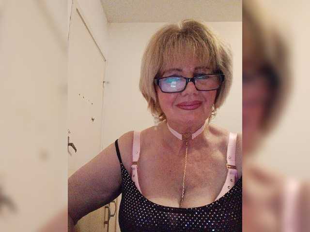 KASANDRABOLOSHKA live cam on BongaCams