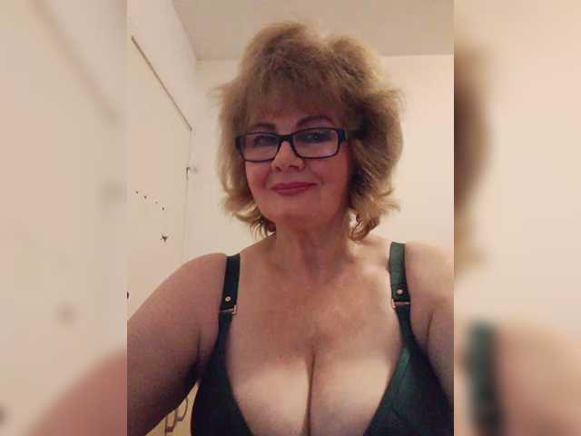 KASANDRABOLOSHKA live cam on BongaCams