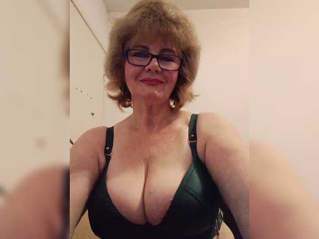 KASANDRABOLOSHKA live cam on BongaCams