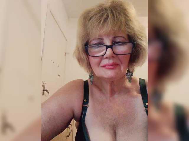 KASANDRABOLOSHKA live cam on BongaCams