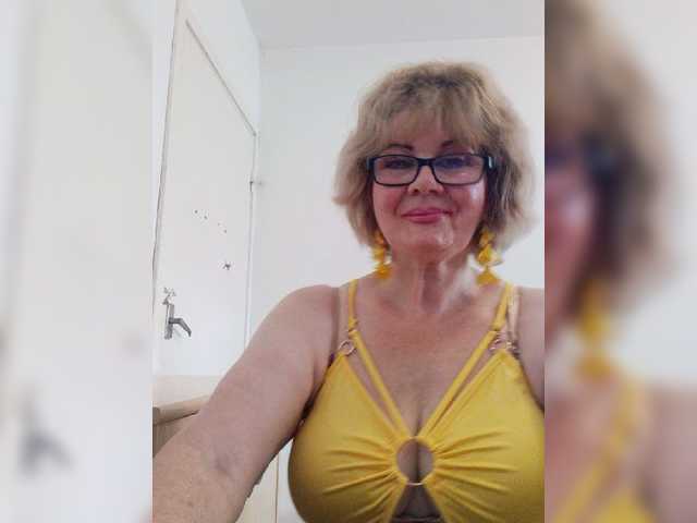 KASANDRABOLOSHKA live cam on BongaCams