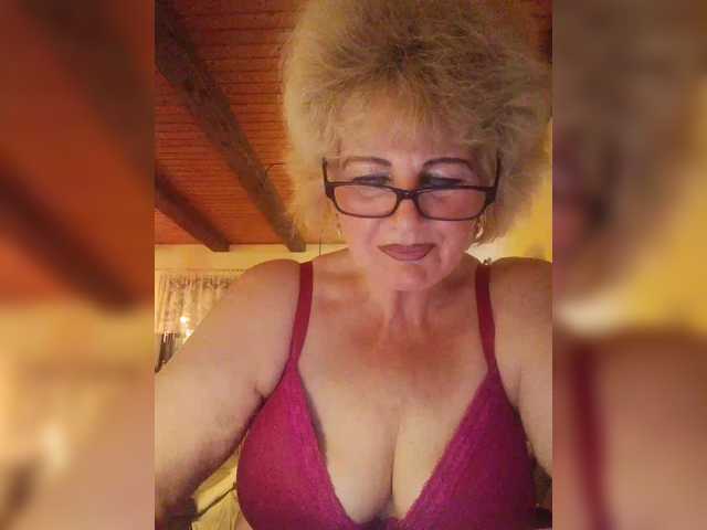 KASANDRABOLOSHKA's BongaCams show and profile