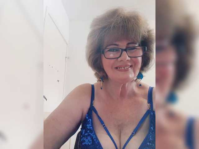 KASANDRABOLOSHKA live cam on BongaCams