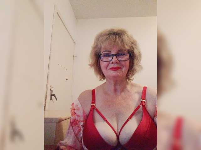 KASANDRABOLOSHKA live cam on BongaCams
