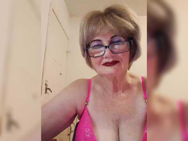 KASANDRABOLOSHKA live cam on BongaCams