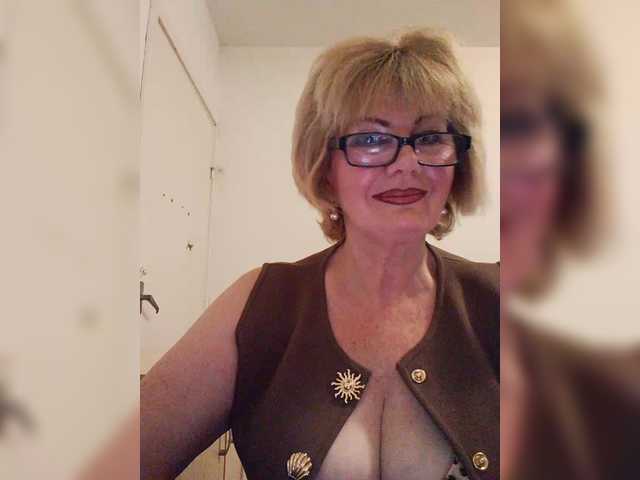 KASANDRABOLOSHKA live cam on BongaCams