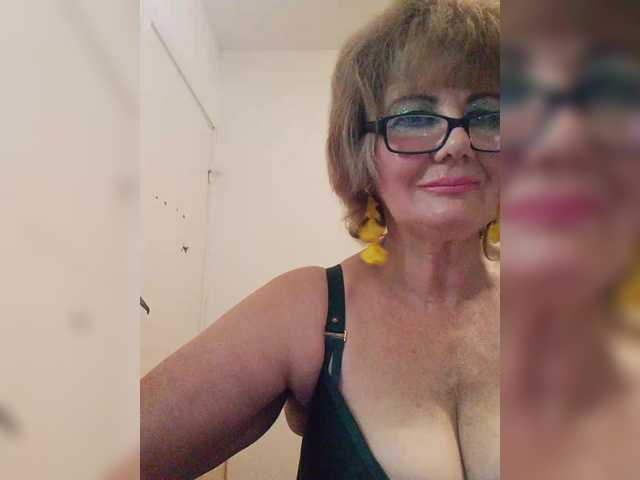 KASANDRABOLOSHKA live cam on BongaCams