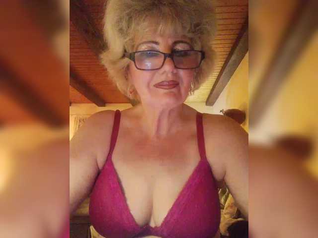 KASANDRABOLOSHKA's BongaCams show and profile