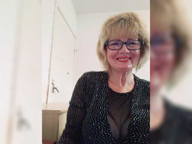 KASANDRABOLOSHKA live cam on BongaCams