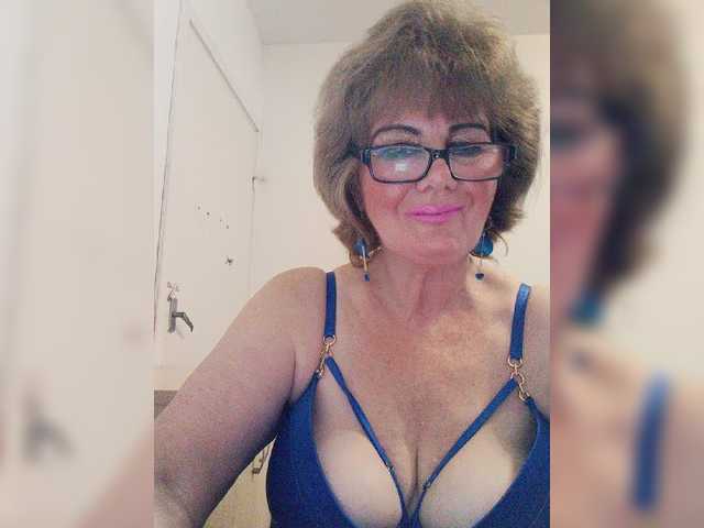 KASANDRABOLOSHKA live cam on BongaCams